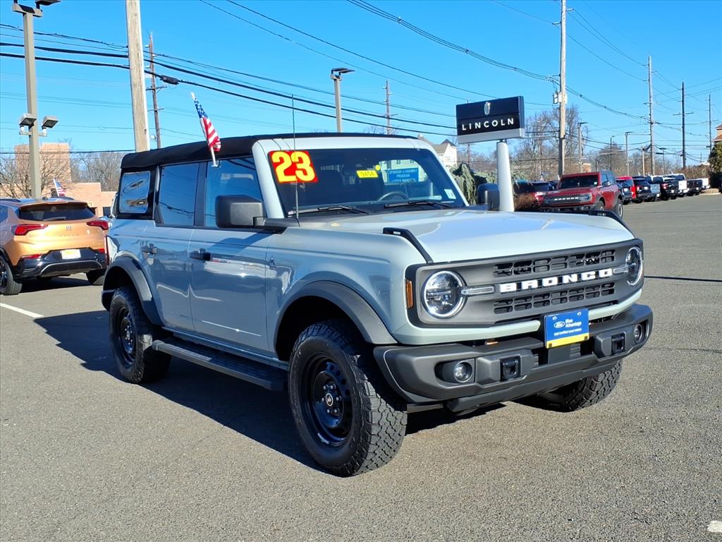 2023 Ford Bronco 4-Door Black Diamond