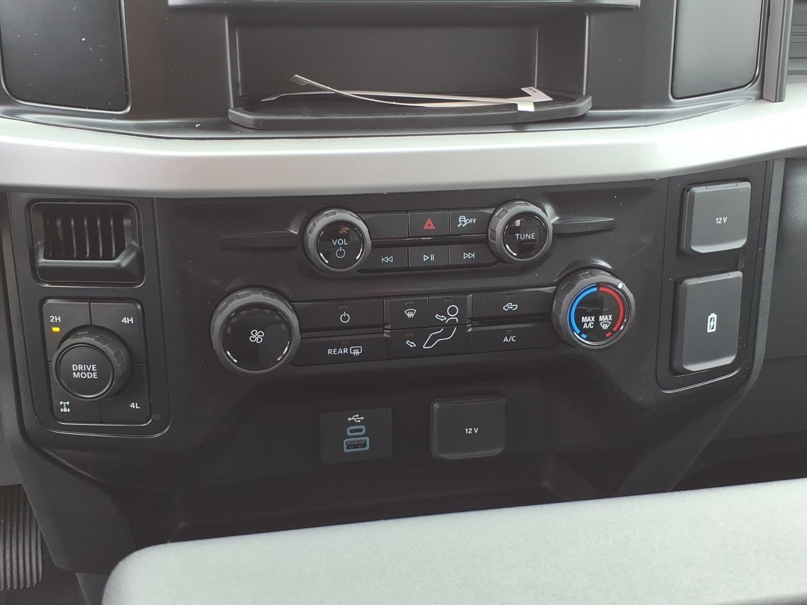 2026 Ford F-350 Super Duty XL - Photo 18