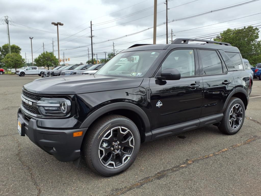 2025 Ford Bronco Sport Outer Banks photo 3