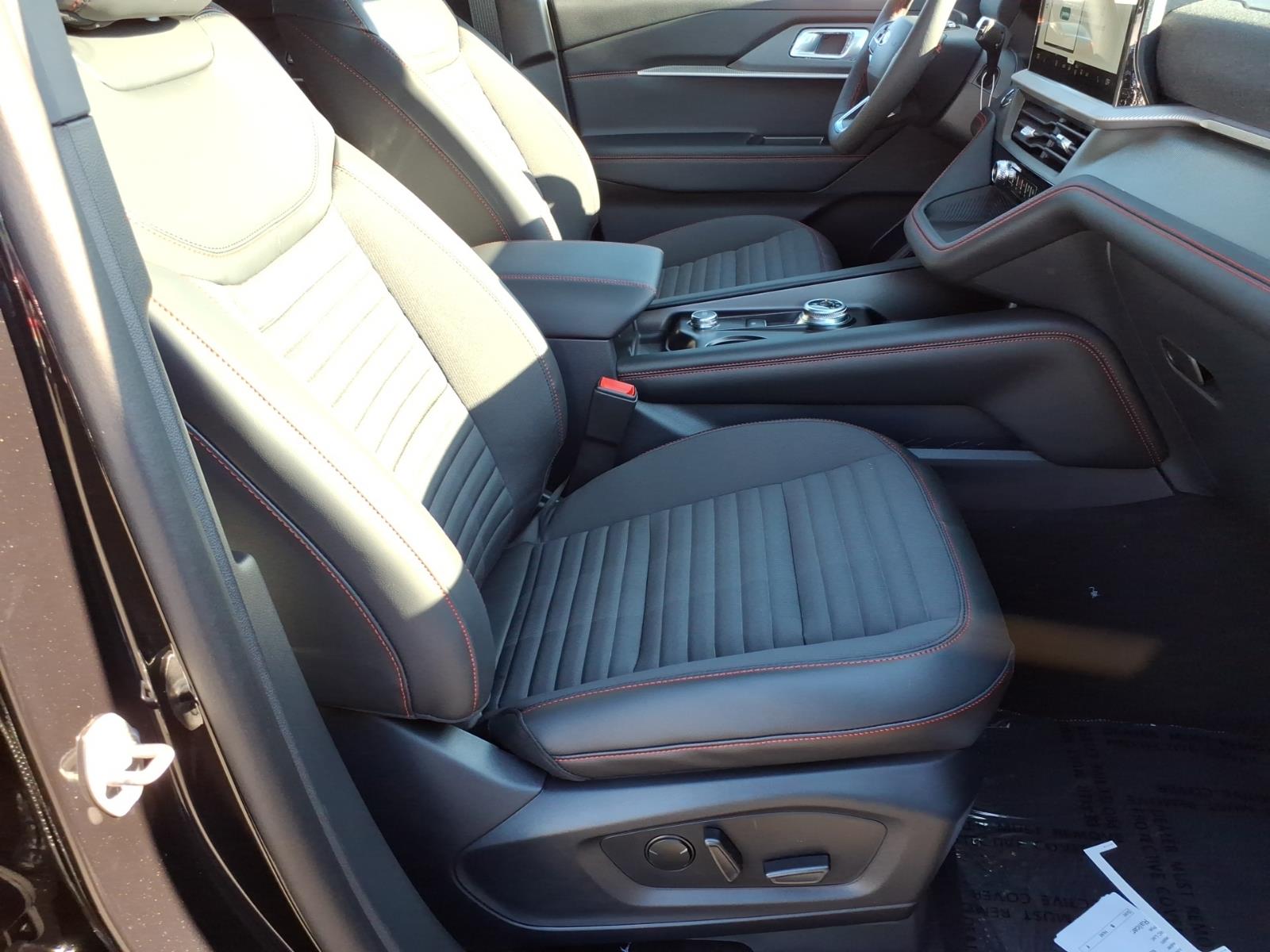 2026 Ford Explorer ST-Line - Photo 8