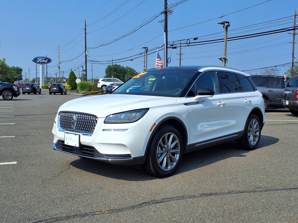 2022 Lincoln Corsair Standard photo 3