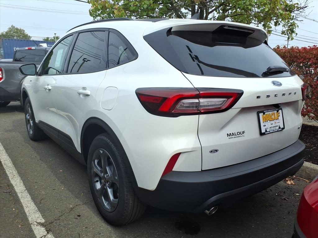 2025 Ford Escape ST-Line photo 4