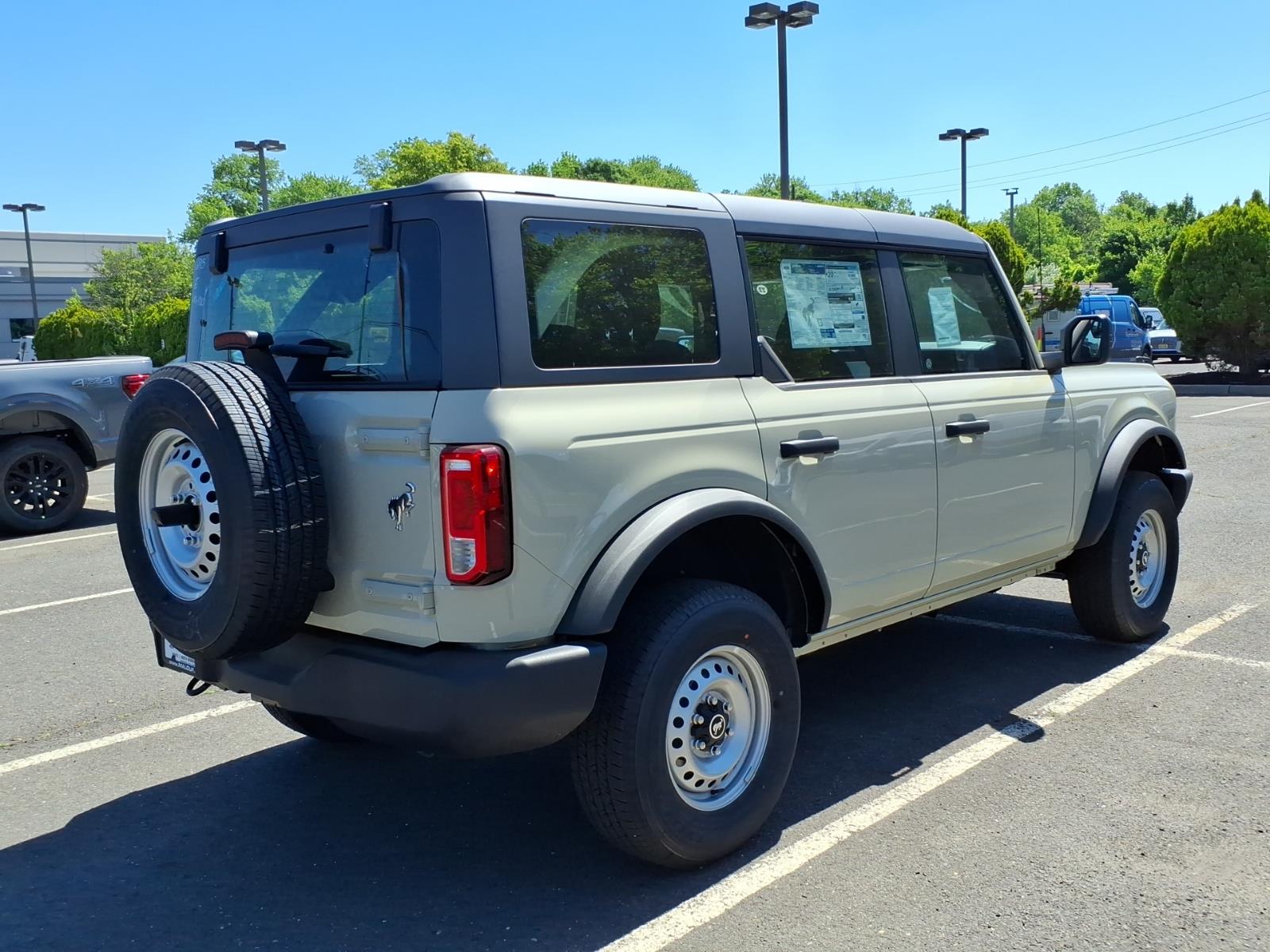 2026 Ford Bronco 4-Door Base - Photo 6