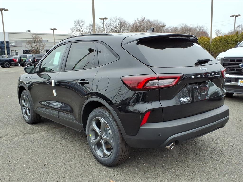 2026 Ford Escape ST-Line photo 3