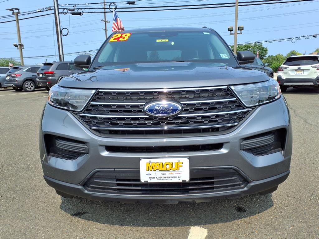 2023 Ford Explorer XLT photo 2