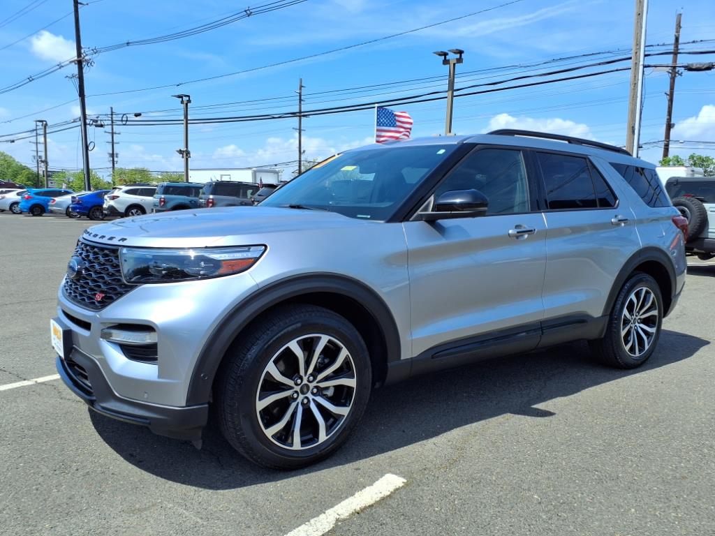 2021 Ford Explorer ST photo 3