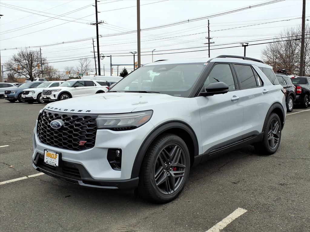 2026 Ford Explorer ST photo 3