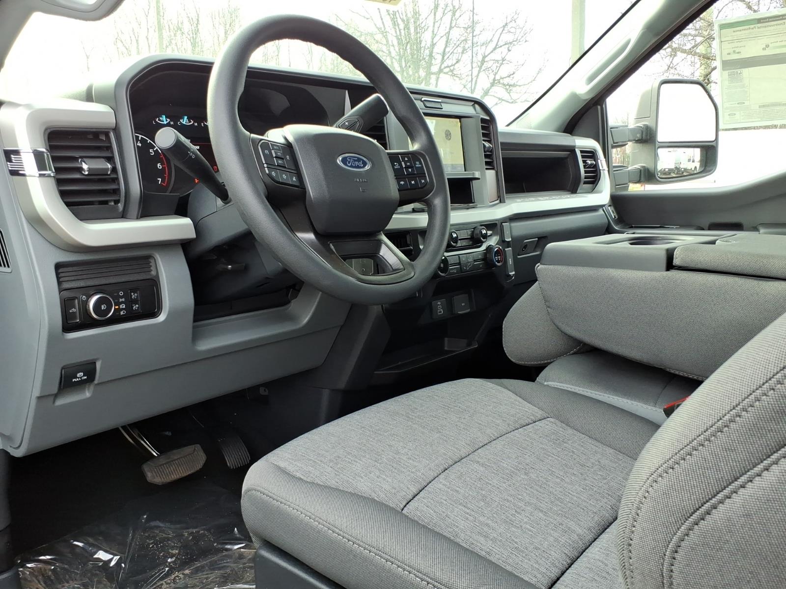 2026 Ford F-350 Super Duty XL - Photo 11