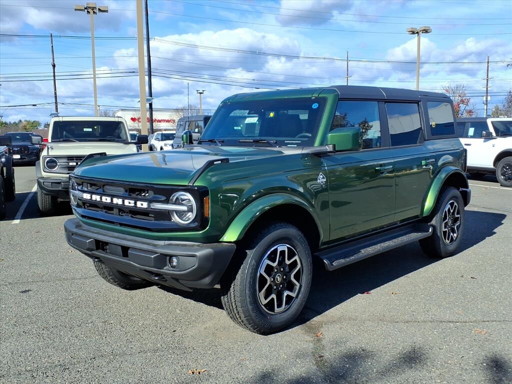 New 2025 Ford Bronco Outer Banks SUV