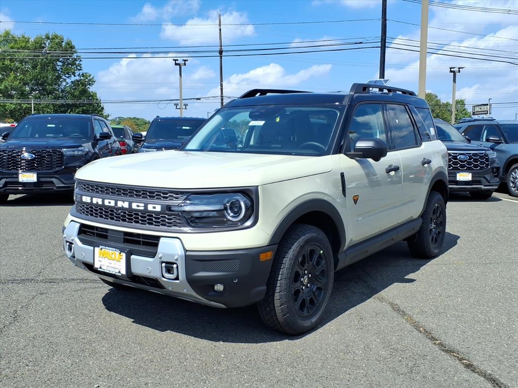 2025 Ford Bronco Sport Badlands photo 2