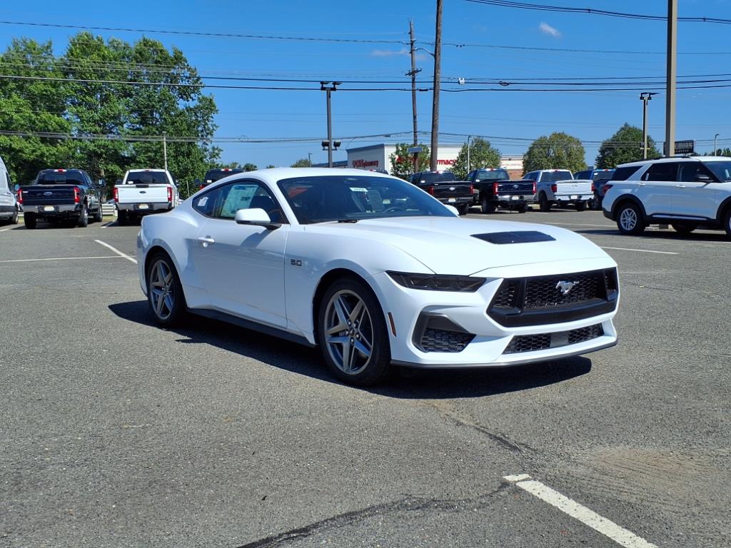 2025 Ford Mustang Coupe 