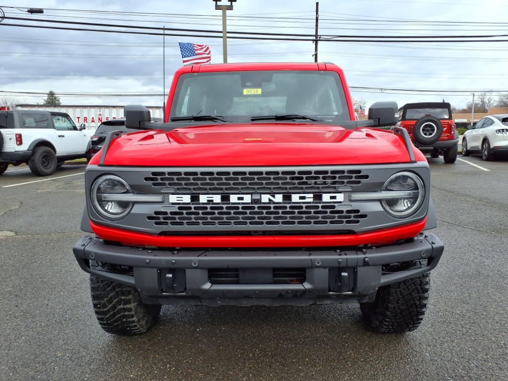 2024 Ford Bronco Badlands photo 2