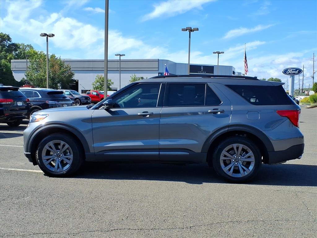 2023 Ford Explorer XLT photo 4