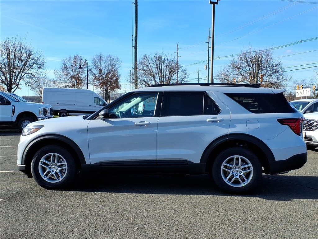 2026 Ford Explorer photo 4