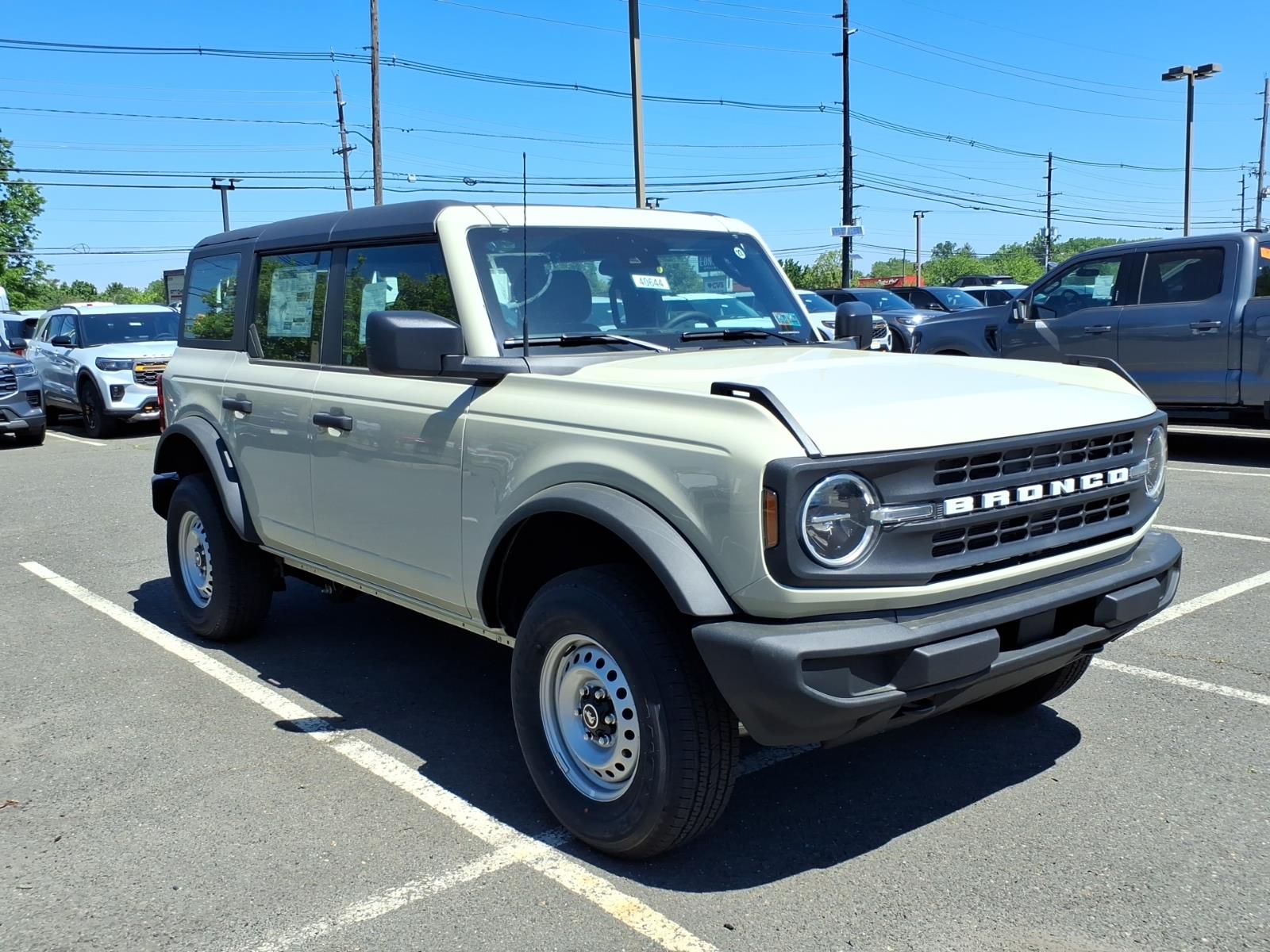 2026 Ford Bronco Base 4x4's photo