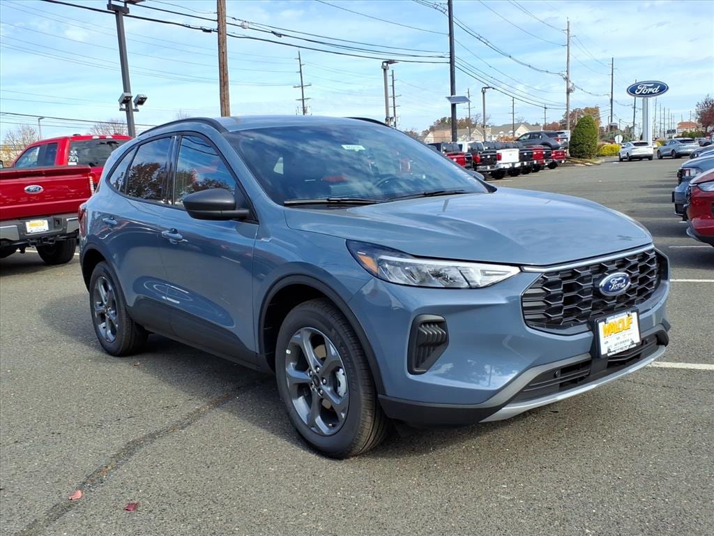 2025 Ford Escape ST-Line's photo