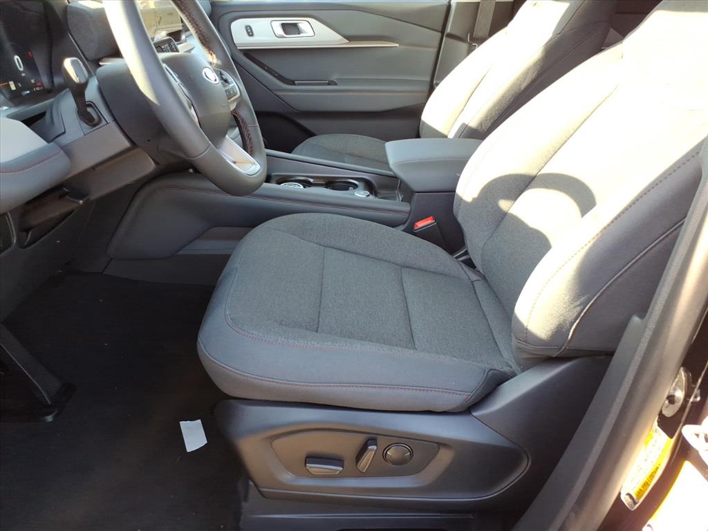 2026 Ford Explorer Active - Photo 15