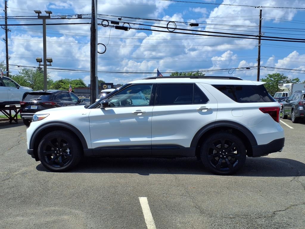 2023 Ford Explorer ST-Line photo 4