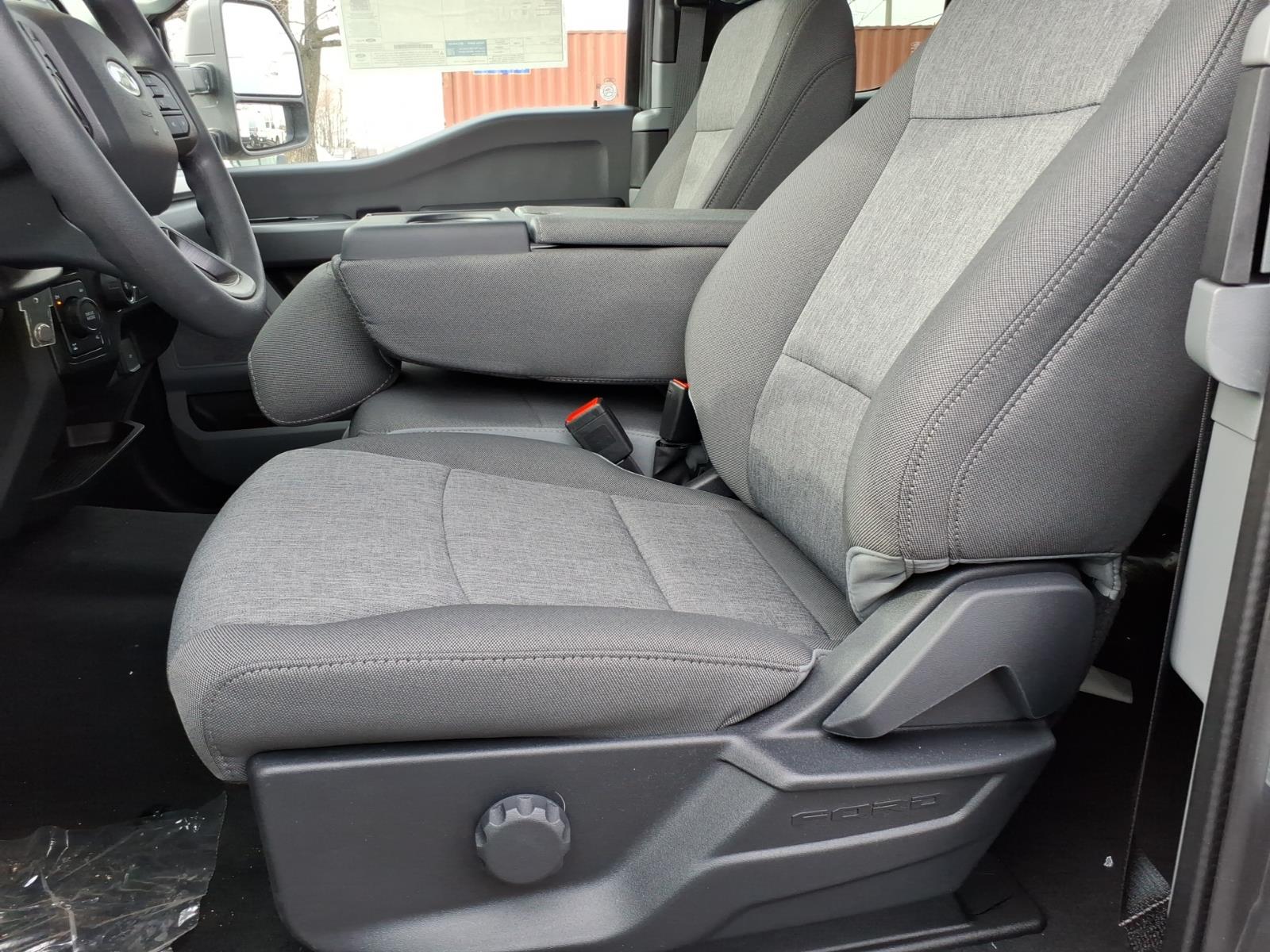 2026 Ford F-350 Super Duty XL - Photo 12