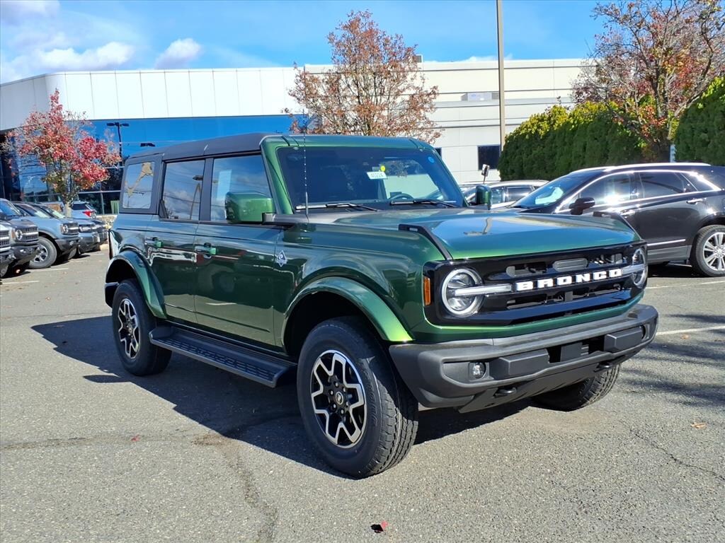 New 2025 Ford Bronco Outer Banks SUV