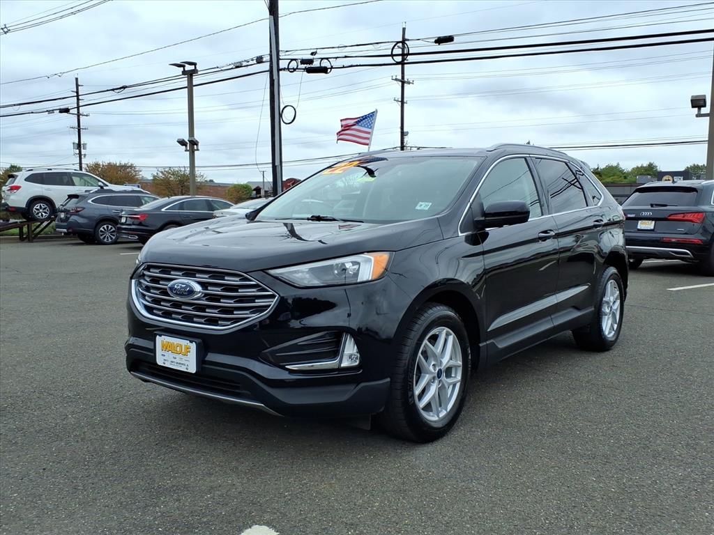 2022 Ford Edge SEL photo 3