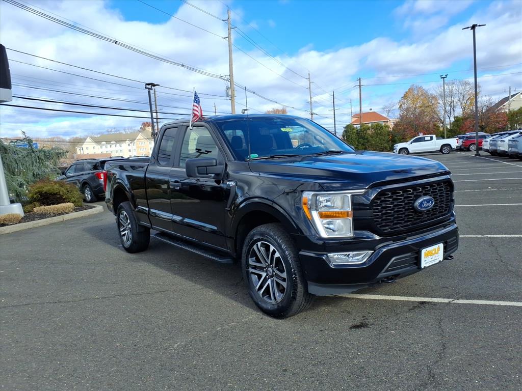 2022 Ford F-150 XL's photo