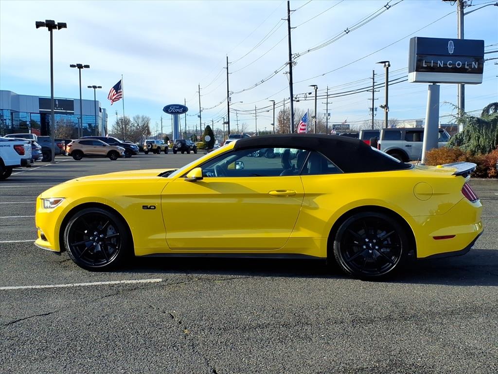 2017 Ford Mustang GT Premium Convertible photo 4