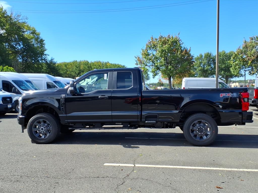 2026 Ford F-350 XL photo 4