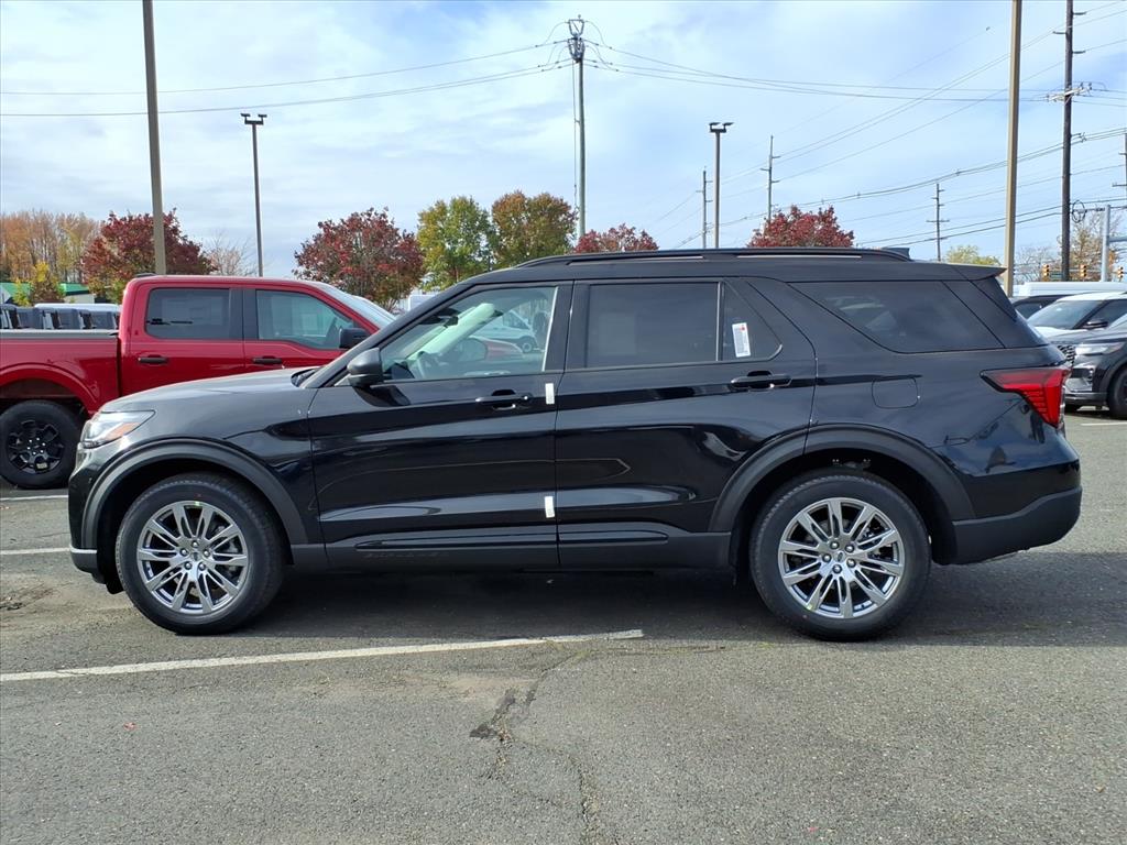 2026 Ford Explorer photo 3