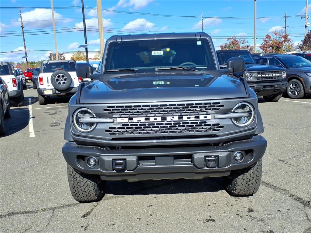 2025 Ford Bronco Badlands photo 2