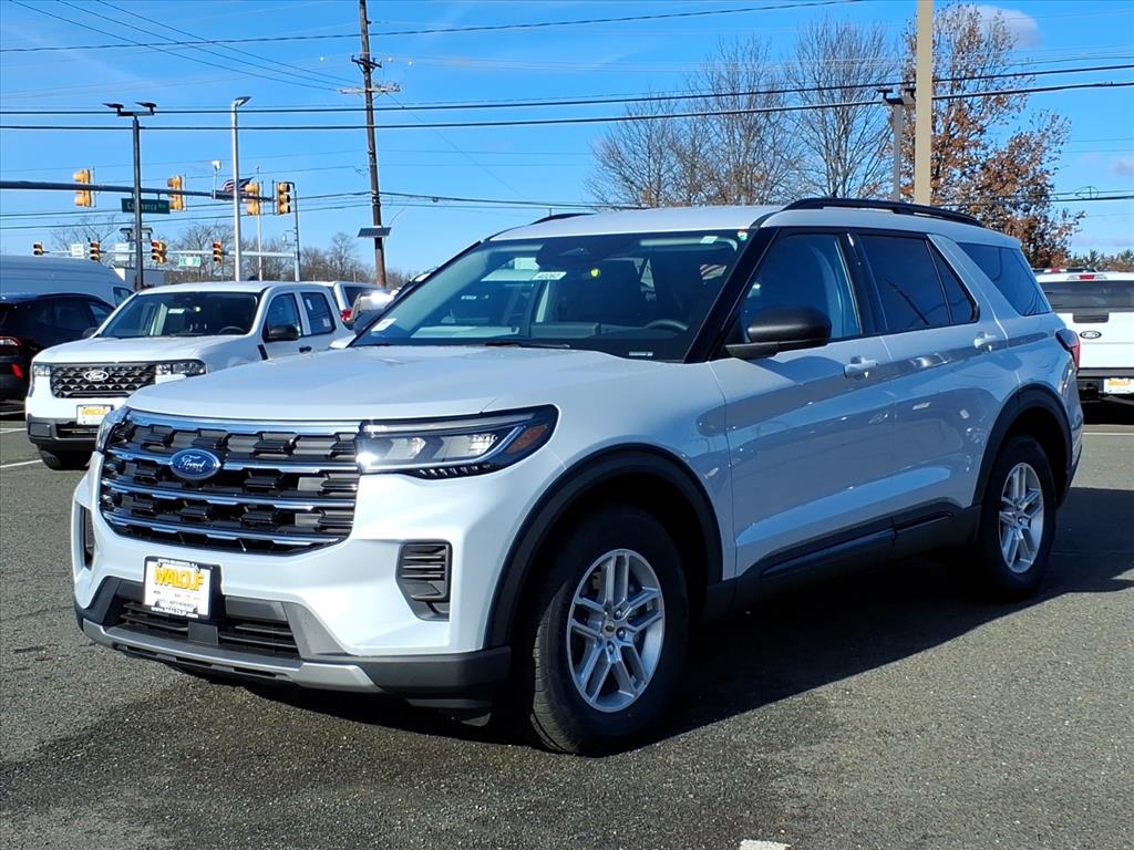 2026 Ford Explorer photo 3