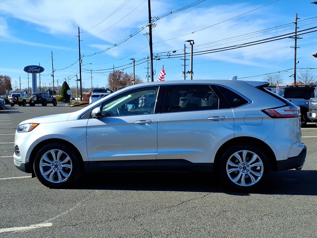 2019 Ford Edge Titanium photo 4