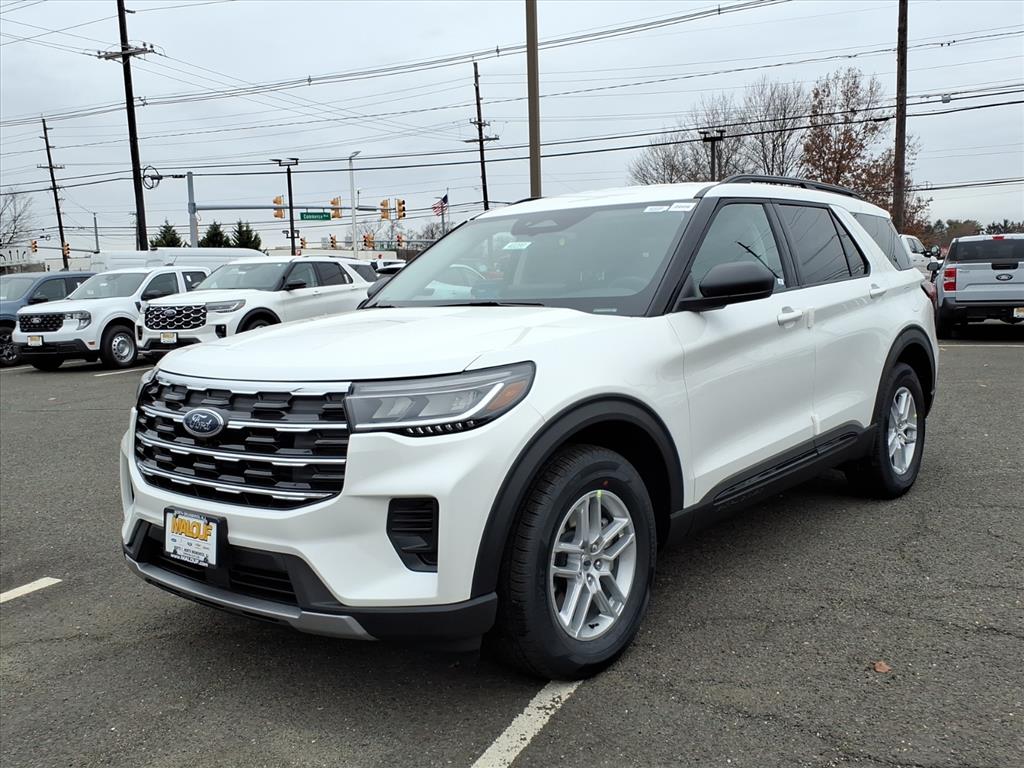 2026 Ford Explorer photo 3
