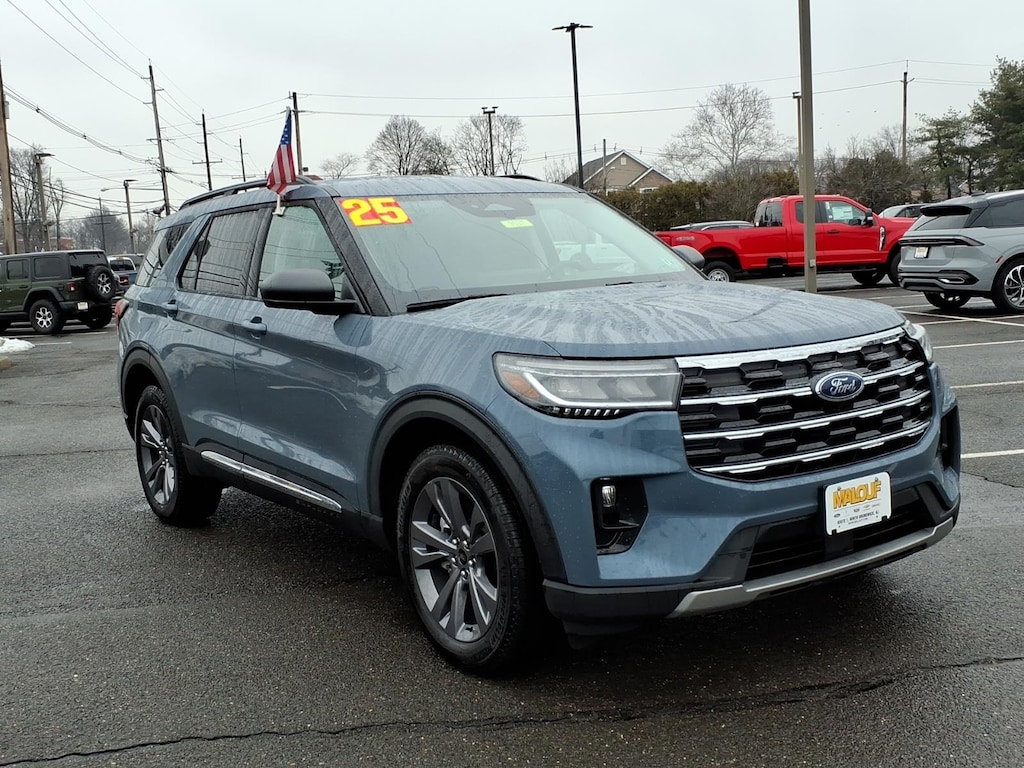Used 2025 Ford Explorer Active SUV