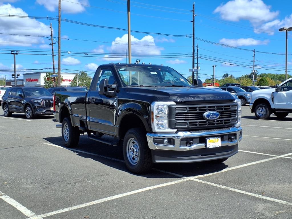 2026 Ford F-350 Super Duty XL's photo