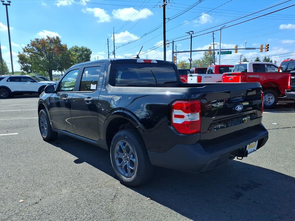2025 Ford Maverick XLT photo 3