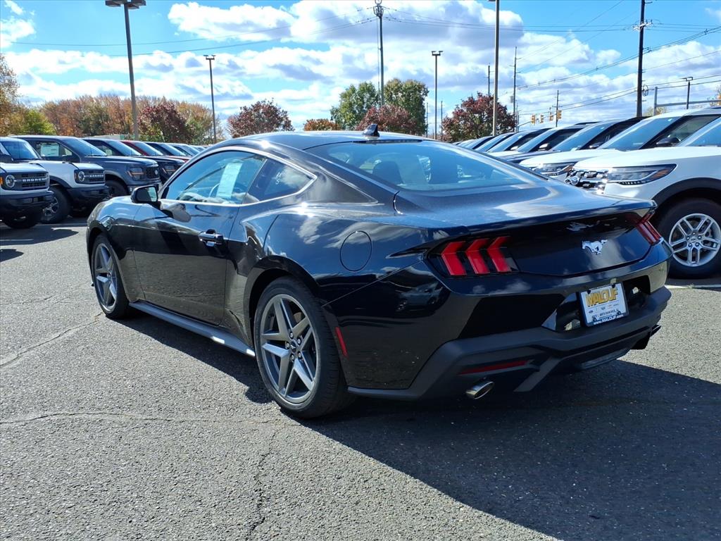 2026 Ford Mustang EcoBoost photo 4