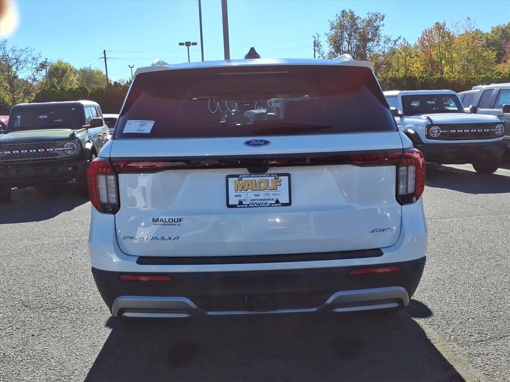 2026 Ford Explorer Platinum photo 4