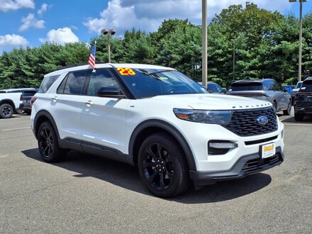 2023 Ford Explorer ST-Line SUV
