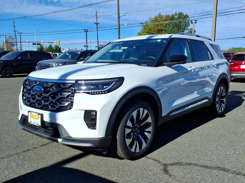 2026 Ford Explorer Platinum photo 2