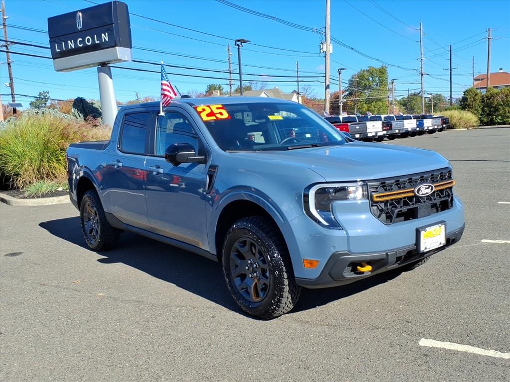 2025 Ford Maverick Tremor's photo