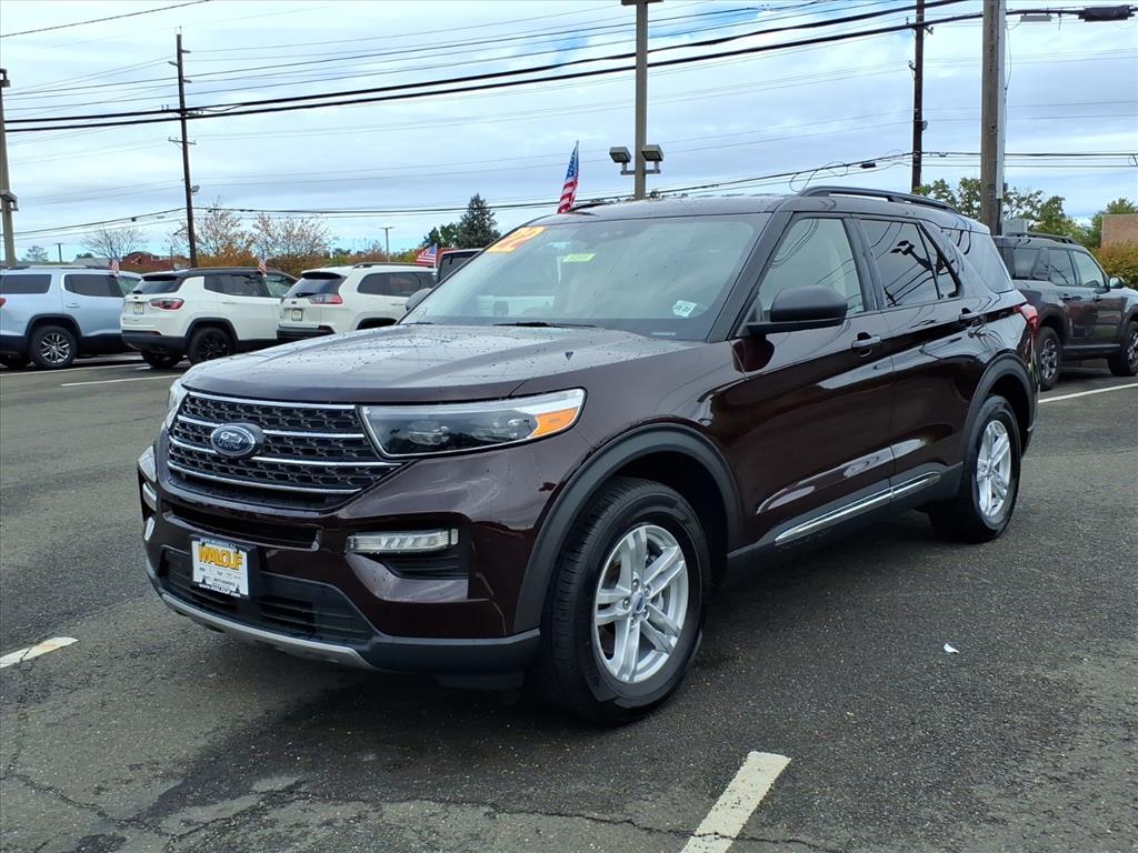 2022 Ford Explorer XLT photo 2