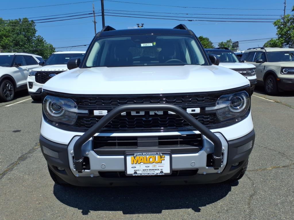 2025 Ford Bronco Sport Outer Banks photo 2