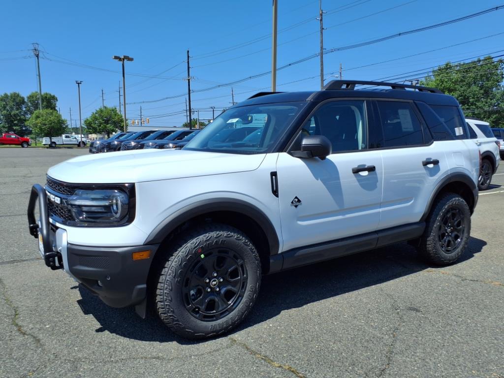 2025 Ford Bronco Sport Outer Banks photo 3