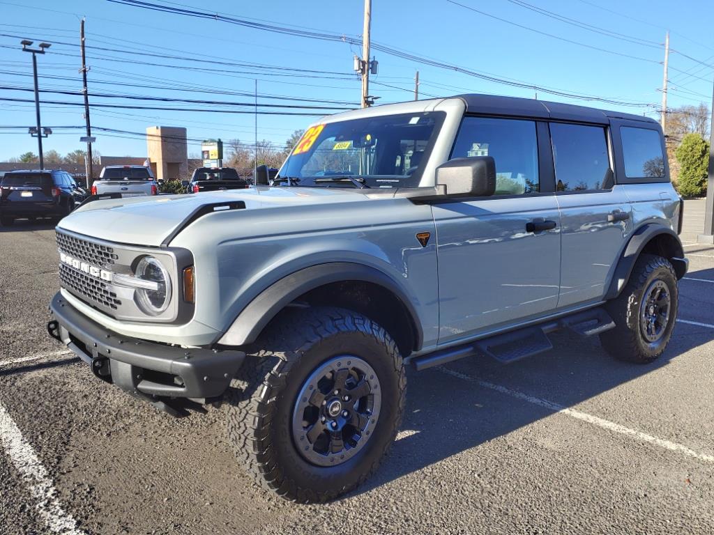 2023 Ford Bronco Badlands photo 3