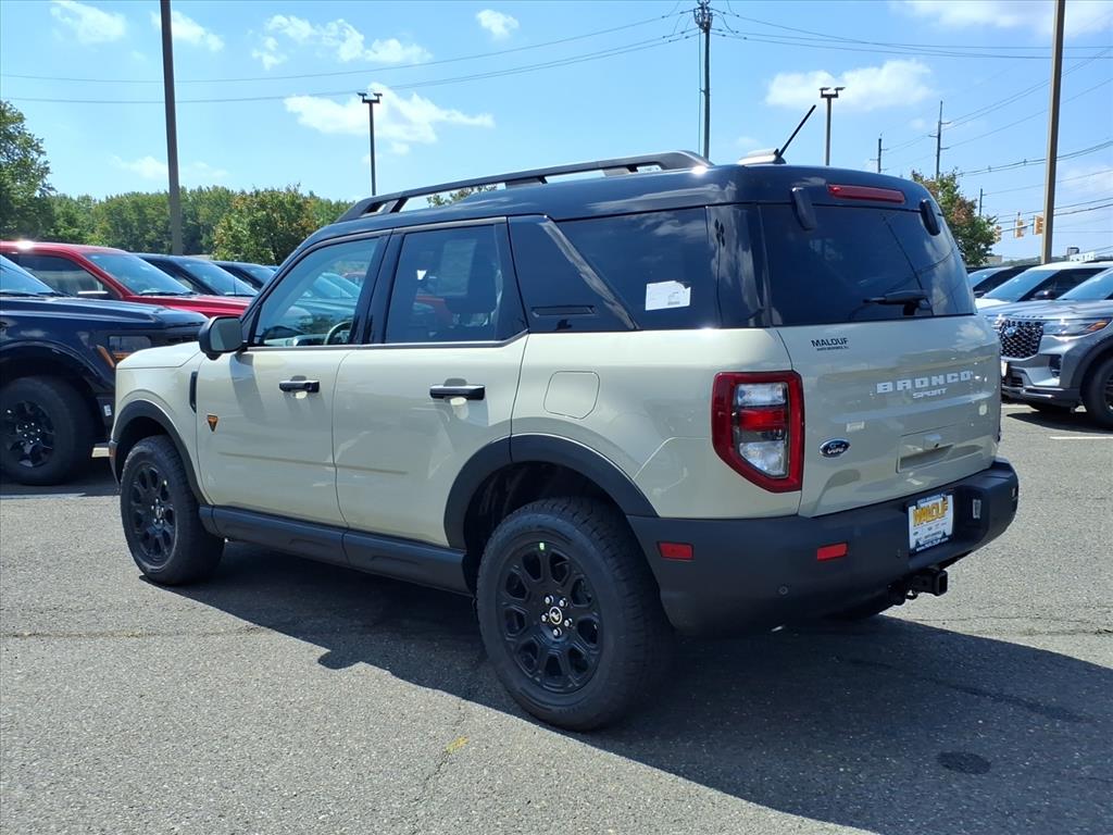 2025 Ford Bronco Sport Badlands photo 3