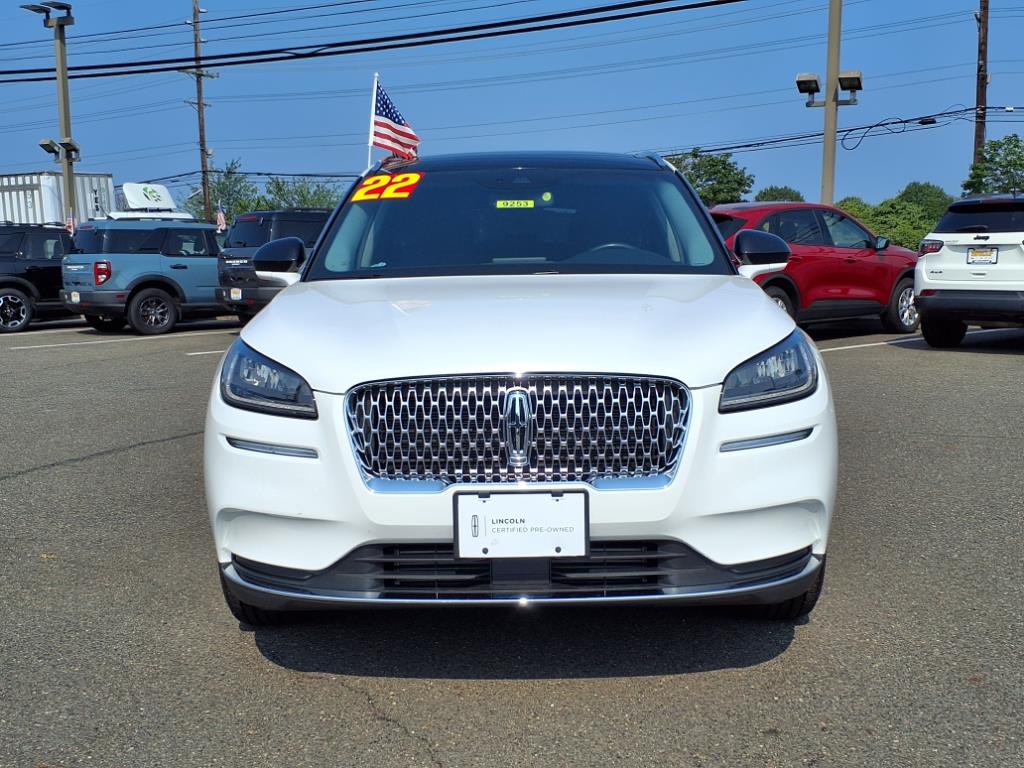 2022 Lincoln Corsair Standard photo 2