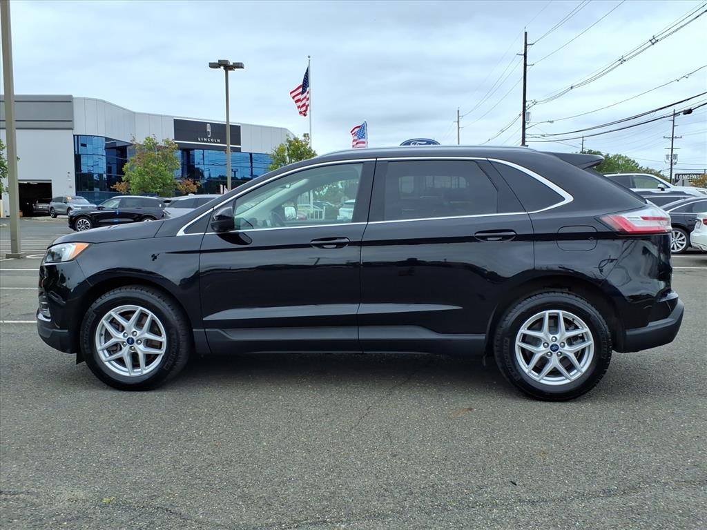 2022 Ford Edge SEL photo 4
