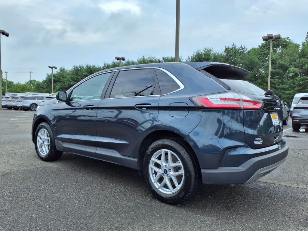 2022 Ford Edge SEL photo 4