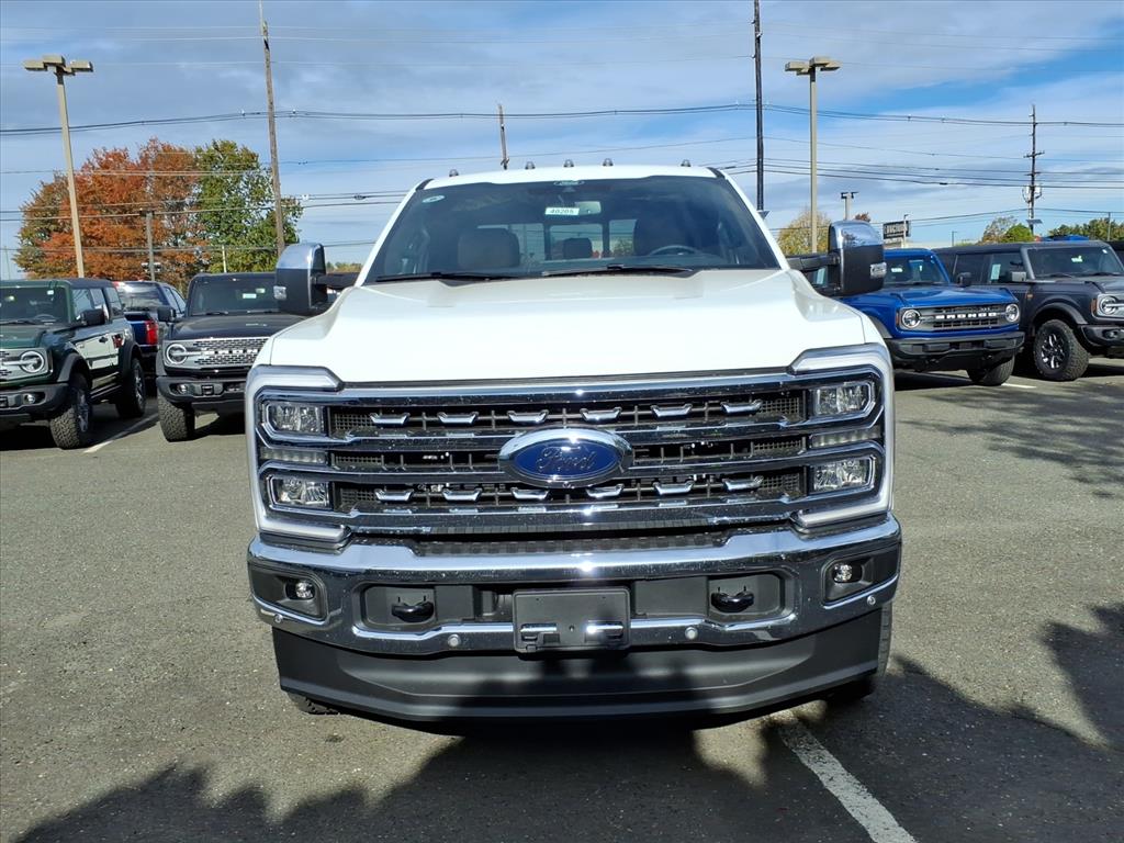 2026 Ford F-350 Lariat photo 2